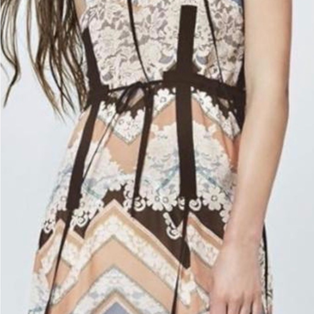 Guess Sleeveless Chevron Lace-Print Dress in Peach, Blue, Black and White